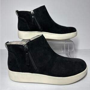 OTBT Adept Women's Sneaker Bootie Shoes Black Leather Sz 9.5 Lightweight Travel